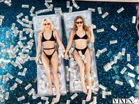 AVERY CRISTY & KENNA JAMES - (VIXEN) Uncontrollable