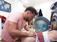 Richelle Ryan, Lilly Bell - Laundry Stuck Double Fuck