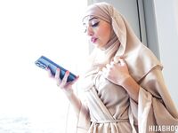 Aaliyah Yasin - Pay Your Husbands Dues