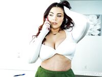 Scarlett Venom - Yoga And Chill