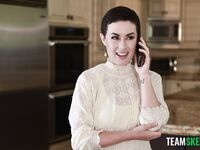 Kenzie Taylor,  Olive Glass - MomSwap Arrangement