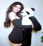 Rowan Saudi Shemale