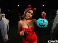 Roxie Sinner – A Zombie Swalloween