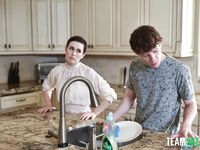 Kenzie Taylor,  Olive Glass - MomSwap Arrangement