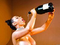 Nikki Benz - Break The Internet... For Real This Time