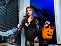 Lexi Luna - Will Pounder Sexy Vampire princess neighbor Lexi