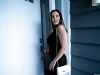 Provocative MILF Ava Addams gets banged and enjoys cum after