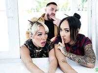 Luna Luxe, Kona Jade - Caught, Stuck, and Fucked