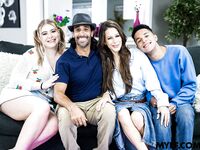 Krissy Knight, Justine Jakobs - The Freer, the Better