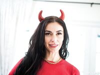 Lindsey Lakes, Venus Valencia - Jizzled