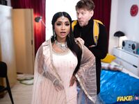 Yasmina Khan, Nuria Millan - The Wish Makers