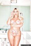 Kayley Gunner - Curvy Baddie Kayley Ditches BF For Some Good