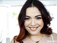 Scarlett Venom - Yoga And Chill