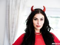 Lindsey Lakes, Venus Valencia - Jizzled