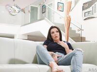 Sinatra Monroe, Elizabeth Skylar – Wife And Stepdaughter Wan