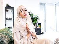 Aaliyah Yasin - Pay Your Husbands Dues