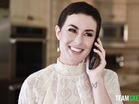 Kenzie Taylor,  Olive Glass - MomSwap Arrangement