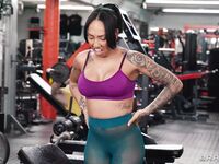 Kona Jade - Squirt The Sweat Away