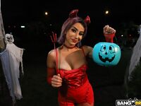 Roxie Sinner – A Zombie Swalloween