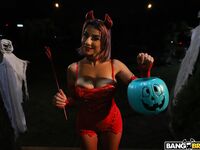 Roxie Sinner – A Zombie Swalloween