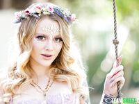 Paris White – Sugar Plum Snatch