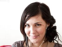 Alexis V - Pert breasts