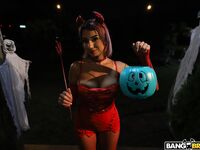 Roxie Sinner – A Zombie Swalloween