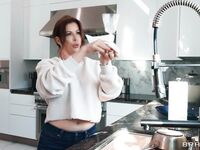 Alexis Fawx - A Good Milf's Bad Secret