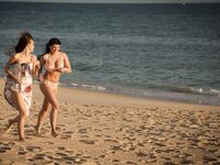 LUCY LI -- SUZIE CARINA