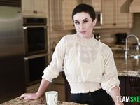 Kenzie Taylor,  Olive Glass - MomSwap Arrangement