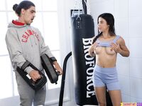 Kylie Rocket - Coach Boosts My Confidence